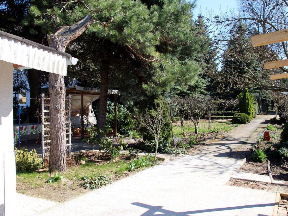 Bungalow Gartenidyll In Berlin Exteriör bild